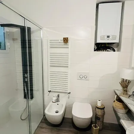 דירה La Casa Di Edo - Sea View Near Beach, Ac & Private Parking ג'נובה